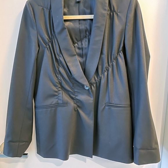 COS wool black blazer with gathered details - Picture 4 of 15